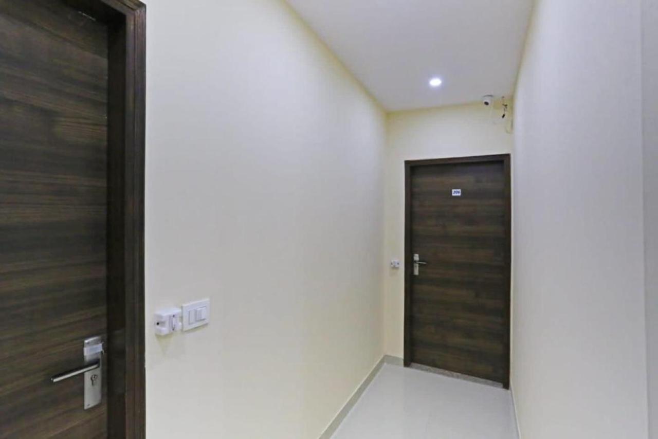 Hotel Mannat Bhera Enclave Nova Deli Exterior foto